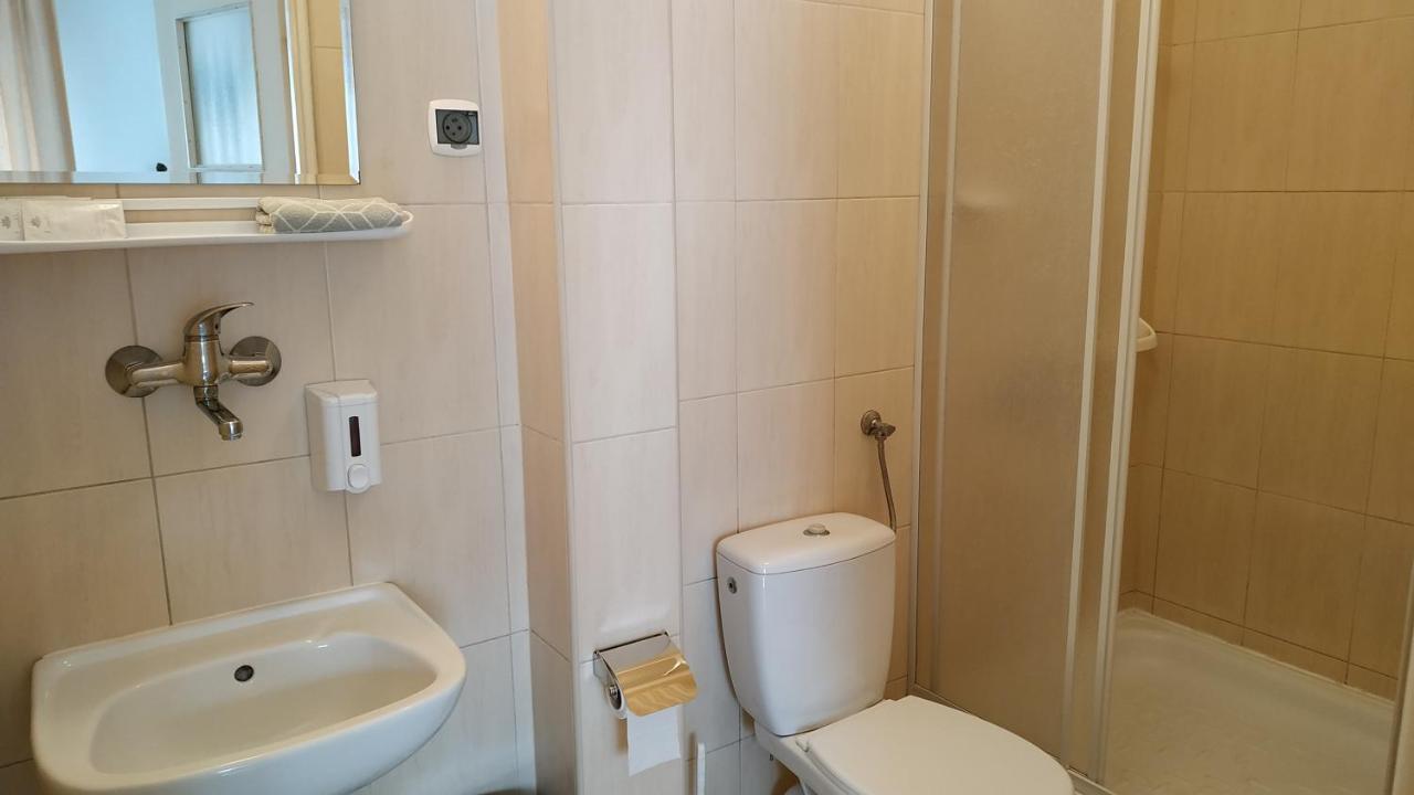 Hotel Eden Rzeszów Buitenkant foto