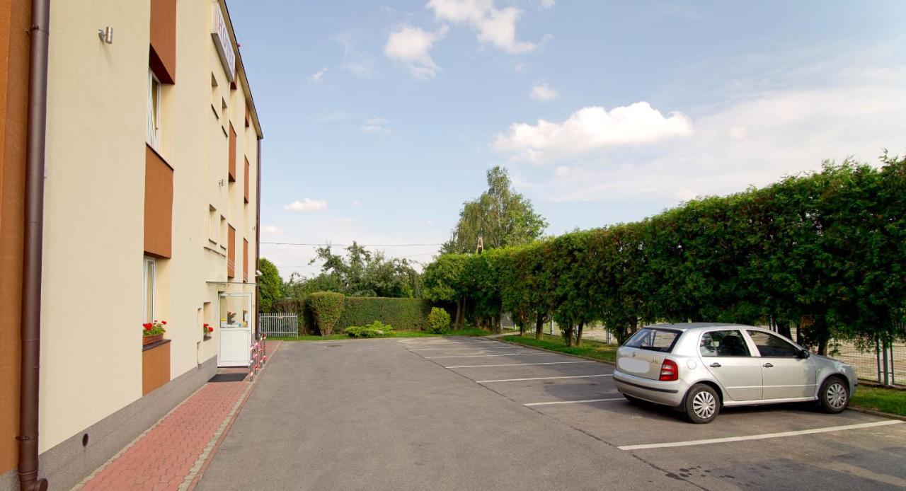 Hotel Eden Rzeszów Buitenkant foto