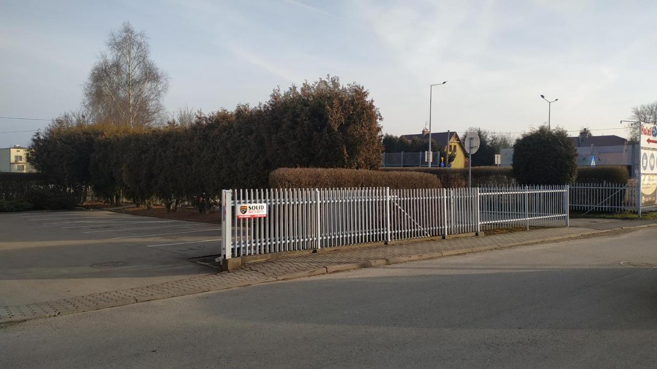 Hotel Eden Rzeszów Buitenkant foto