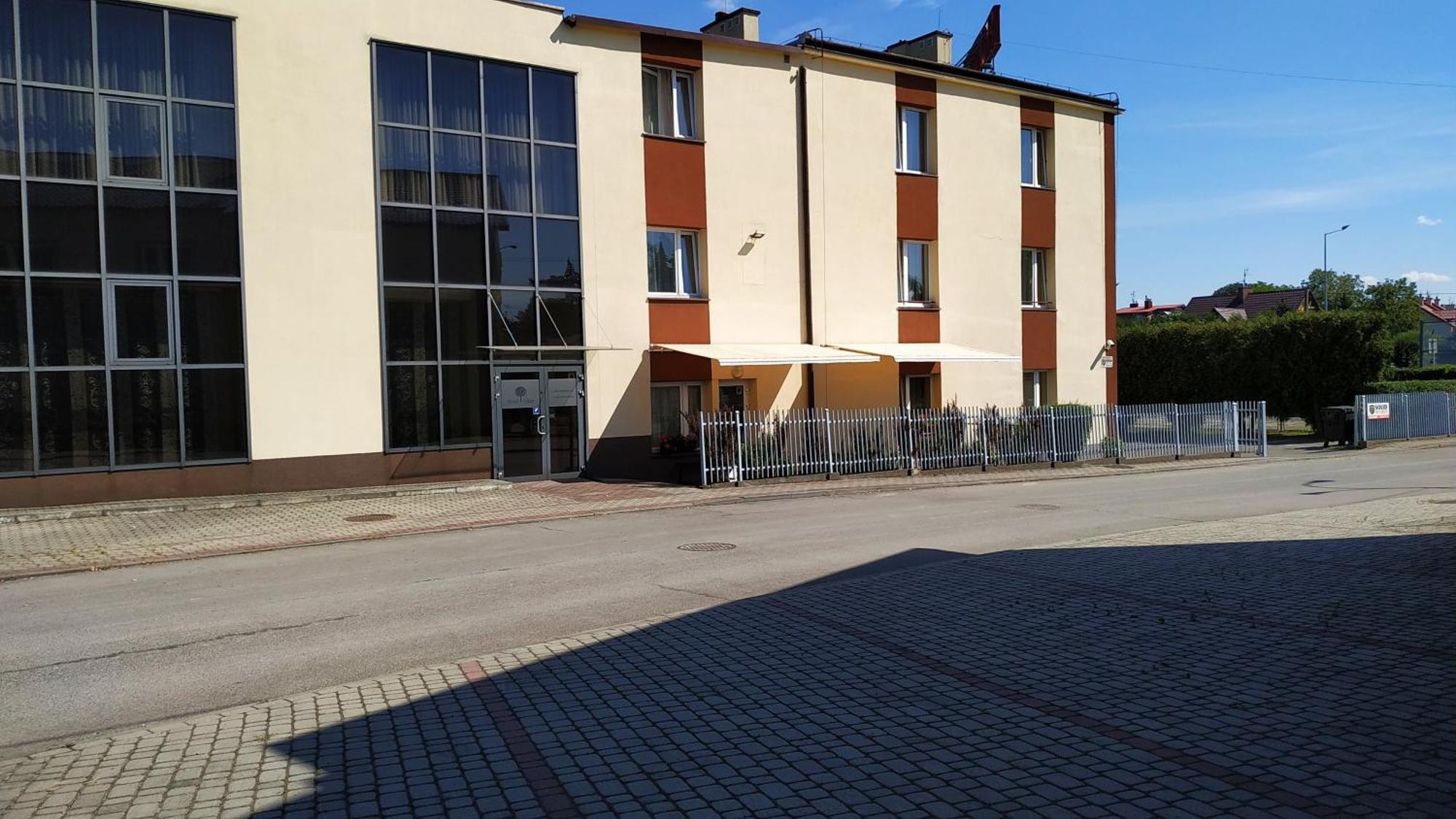 Hotel Eden Rzeszów Buitenkant foto