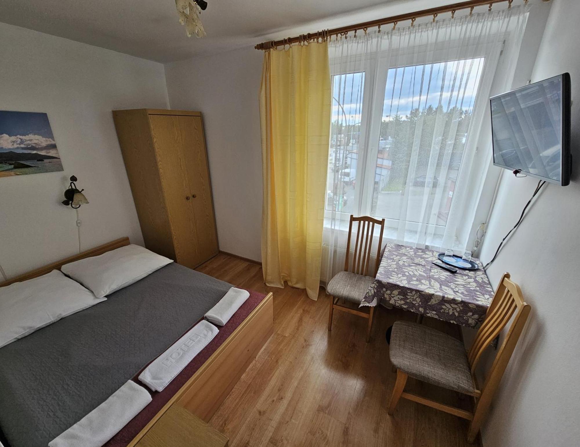 Hotel Eden Rzeszów Buitenkant foto